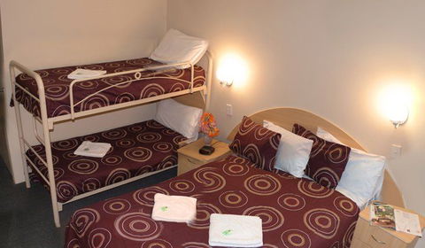 Arena Hotel - Accommodation Gladstone 2