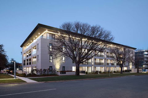 Knightsbridge Canberra - Accommodation Gladstone 0