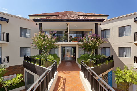 Astra Apartments The Griffin - Accommodation Gladstone 2
