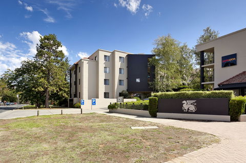 Astra Apartments The Griffin - Accommodation Gladstone 3