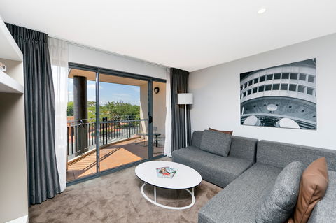 Astra Apartments The Griffin - Accommodation Gladstone 4