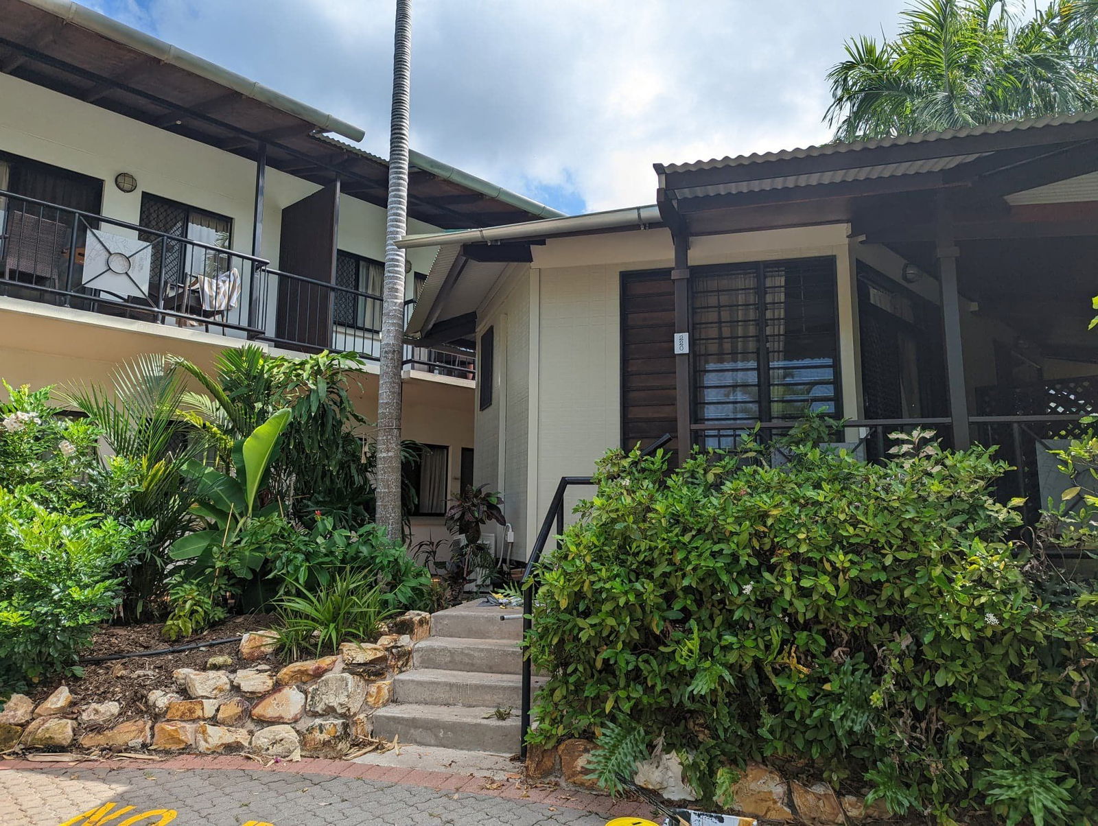 Hivesville ACT Accommodation Gladstone