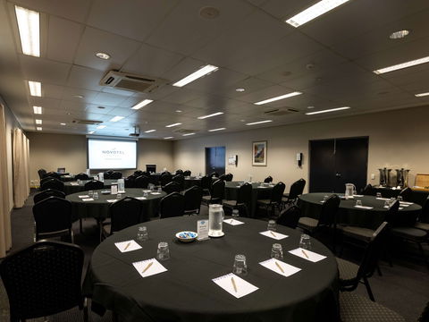 Novotel Darwin Airport Hotel - Accommodation Gladstone 9