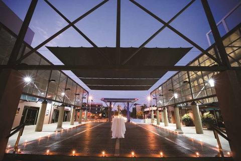 DoubleTree by Hilton Esplanade Darwin - Accommodation Gladstone 0