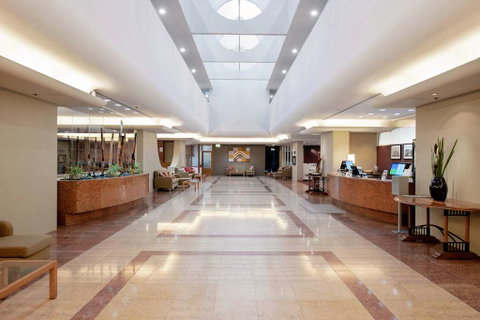 DoubleTree by Hilton Esplanade Darwin - Accommodation Gladstone 2