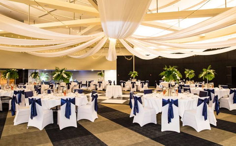 DoubleTree by Hilton Esplanade Darwin - Accommodation Gladstone 11