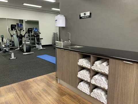 DoubleTree by Hilton Esplanade Darwin - Accommodation Gladstone 14