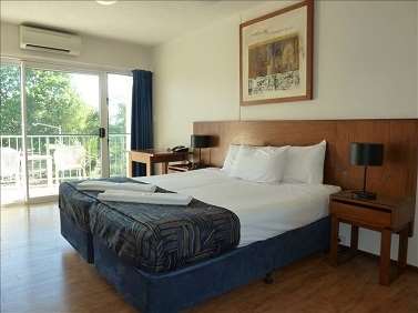 Cullen Bay Resorts - Accommodation Gladstone 3