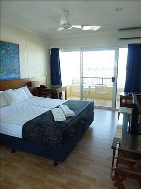 Cullen Bay Resorts - Accommodation Gladstone 4