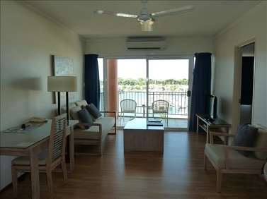 Cullen Bay Resorts - Accommodation Gladstone 5