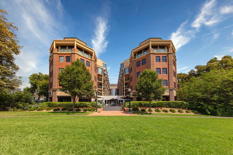 Amora Hotel Riverwalk Melbourne - Accommodation Gladstone 0