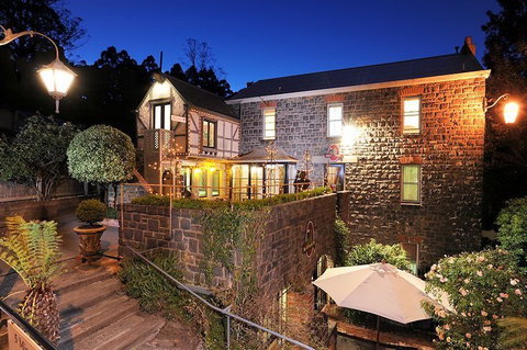 Adeline Bed & Breakfast - Accommodation Gladstone 0