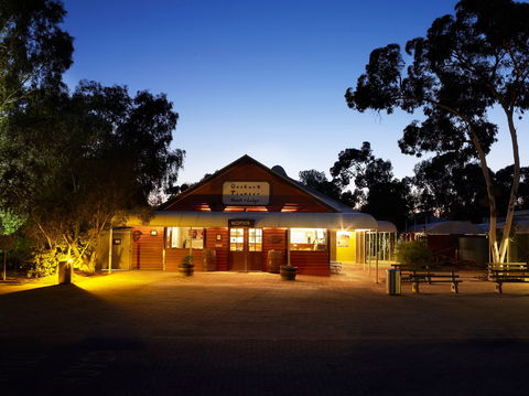 Outback Hotel & Lodge - Accommodation Gladstone 0