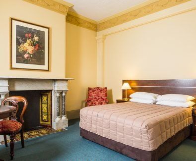 Avonmore On The Park - Accommodation Gladstone 0