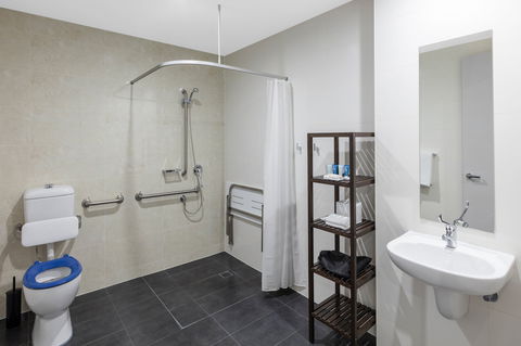Meriton Serviced Apartments North Sydney - Accommodation Gladstone 0