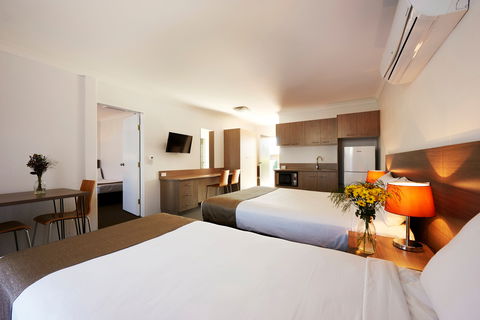 Adelong Motel - Accommodation Gladstone 2