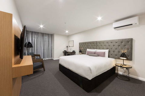 Avenue Hotel Canberra - Accommodation Gladstone 2