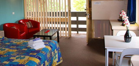 Jetty Motel - Accommodation Gladstone 0