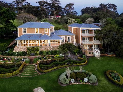 Grand Mercure Basildene Manor - Accommodation Gladstone 0