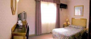Golden Chain Ascot Motor Inn - Accommodation Gladstone 1
