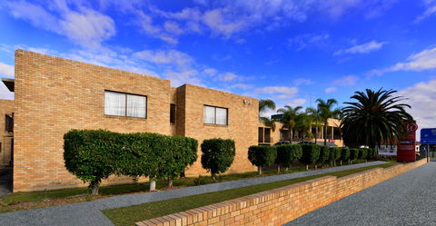 Metro Inn Ryde - Accommodation Gladstone 0