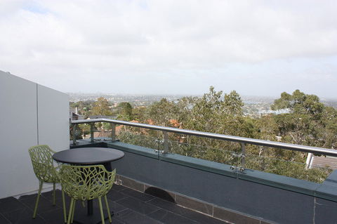 Hotel Urban St Leonards - Accommodation Gladstone 2