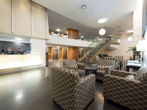 Oaks Aurora - Accommodation Gladstone 1