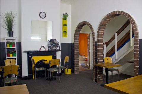 Adelaide Travellers Inn - Accommodation Gladstone 0