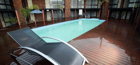 Warrnambool Central Court - Accommodation Gladstone 2