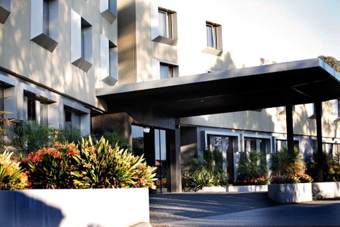 Golden Pebble Hotel - Accommodation Gladstone 1
