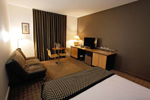 Golden Pebble Hotel - Accommodation Gladstone 5