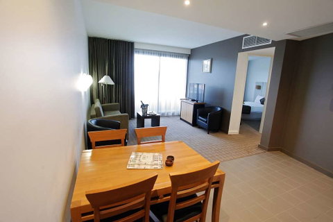 Golden Pebble Hotel - Accommodation Gladstone 6