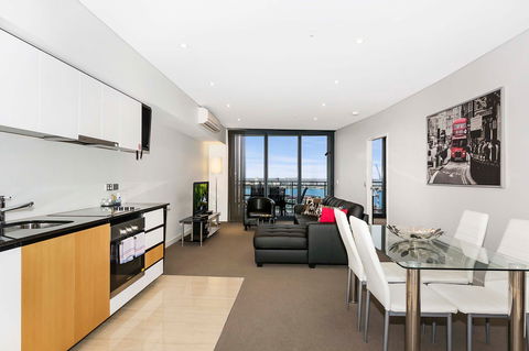 Astra Apartments Perth - Accommodation Gladstone 9