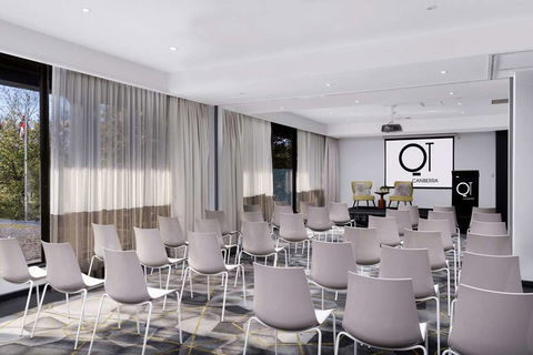 QT Canberra - Accommodation Gladstone 9