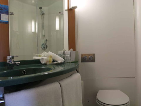 Ibis Newcastle - Accommodation Gladstone 3