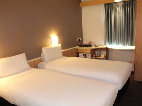 Ibis Newcastle - Accommodation Gladstone 5