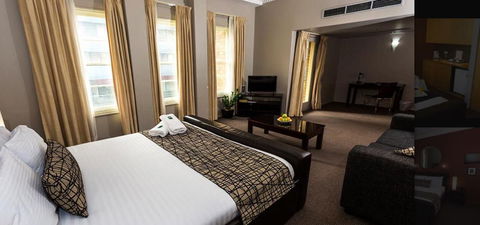 The Clarendon Hotel - Accommodation Gladstone 0