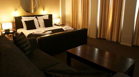 The Clarendon Hotel - Accommodation Gladstone 1