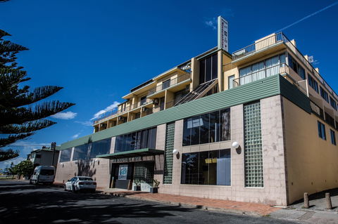 Alloggio Newcastle Beach Hotel - Accommodation Gladstone 0