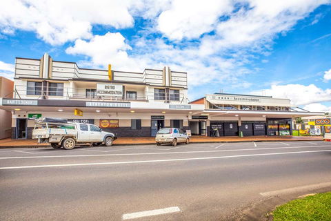 Atherton Hotel - Accommodation Gladstone 0