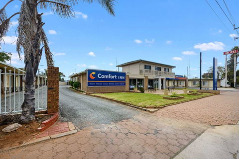 Comfort Inn Flinders On Main - Accommodation Gladstone 0