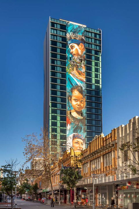 Art Series - The Adnate - Accommodation Gladstone 0