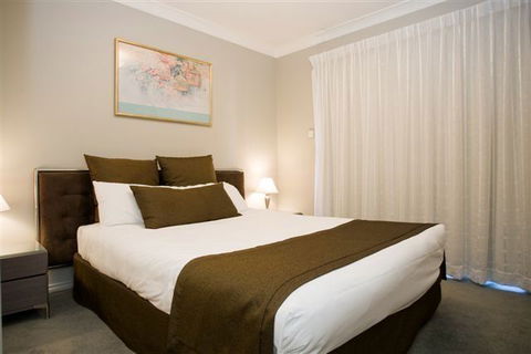 Pinnacle Apartments - Accommodation Gladstone 1