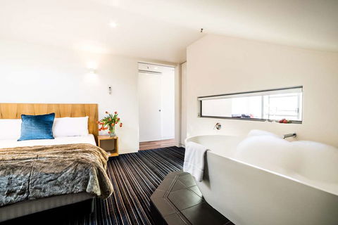 Salamanca Wharf Hotel - Accommodation Gladstone 2