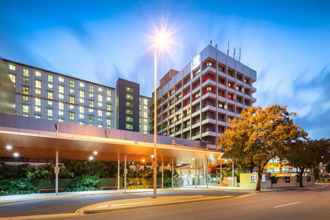 H On Smith Hotel - Accommodation Gladstone 0