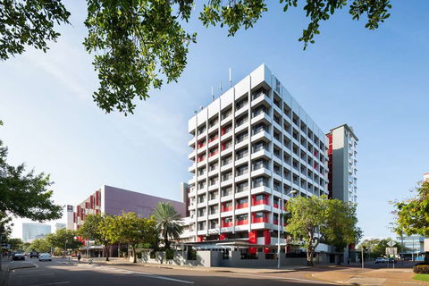 H On Smith Hotel - Accommodation Gladstone 1