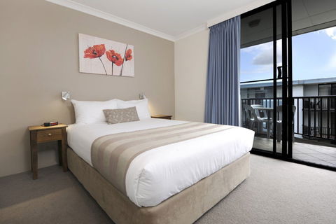 Assured Waterside Apartments - Accommodation Gladstone 1
