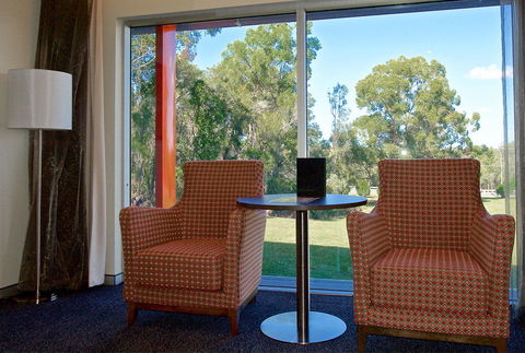 Alexandra Hills Hotel - Accommodation Gladstone 2