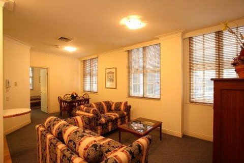 ULTIQA Rothbury Hotel - Accommodation Gladstone 3