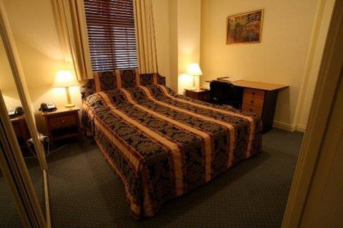 ULTIQA Rothbury Hotel - Accommodation Gladstone 4